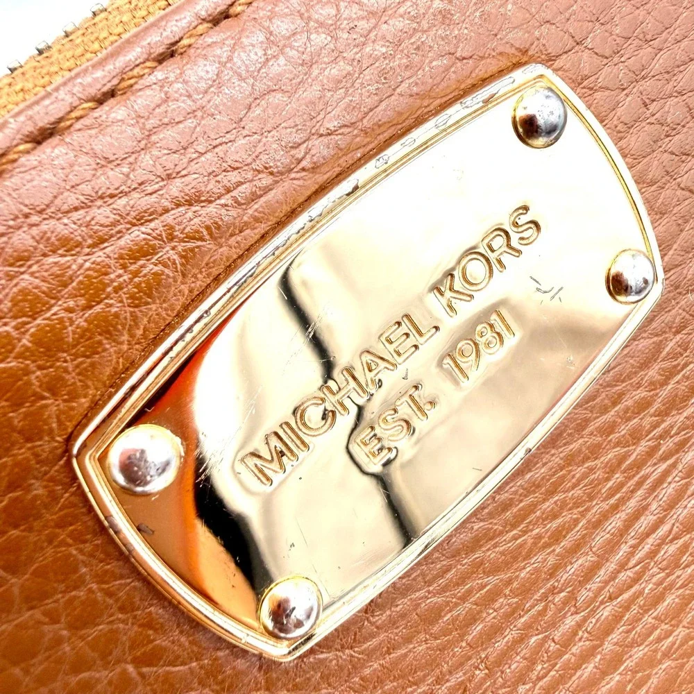 Michael Kors Womens Continental Zip Wallet Brown‎ Pebbled Leather
